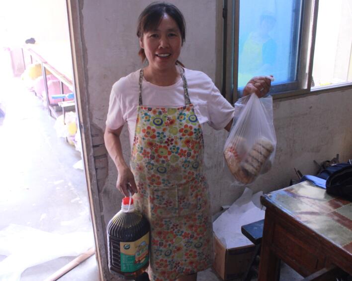 91影视看片APP下载電氣股份開展“迎中秋送月餅”活動 溫暖員工思鄉情(圖3)