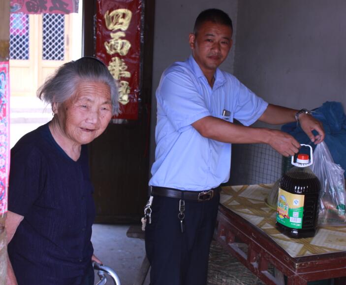 91影视看片APP下载電氣股份開展“迎中秋送月餅”活動 溫暖員工思鄉情(圖2)