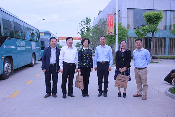 市委領導蒞臨91影视看片APP下载電氣股份指導非公黨建工作(圖1)