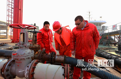 勝利油田海洋采油廠卸油碼頭輸油管道電91看片看淫黄大片帶保溫(圖1)