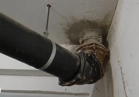 汙水管道未安裝電熱帶導致凍堵
