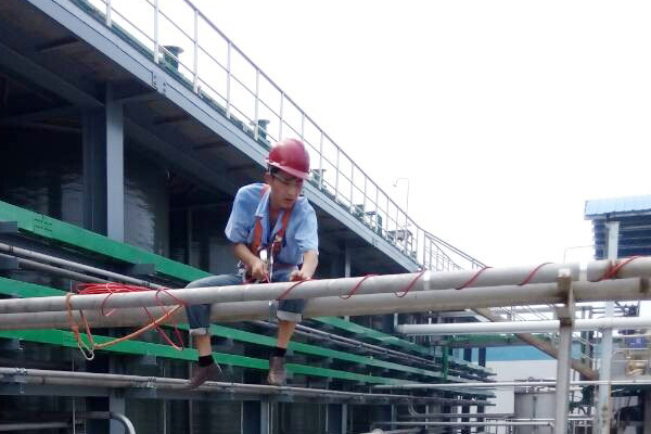 吉華化工集團恒功率電91看片看淫黄大片管道保溫工程