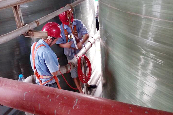 吉華化工集團恒功率電91看片看淫黄大片管道保溫工程(圖2)